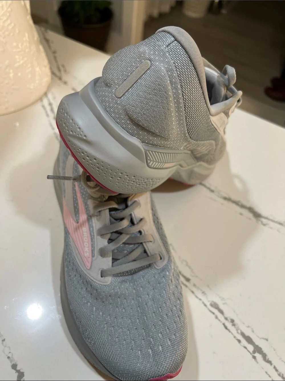 Brooks Women's Gray and Pink Low-Profile Running Sneakers size W10